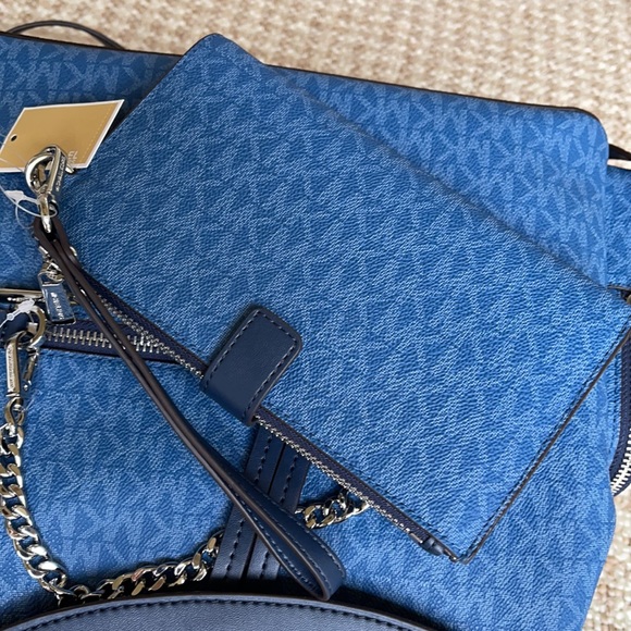Michael Kors Jet Set Travel Lg Double Zip - Picture 8 of 16